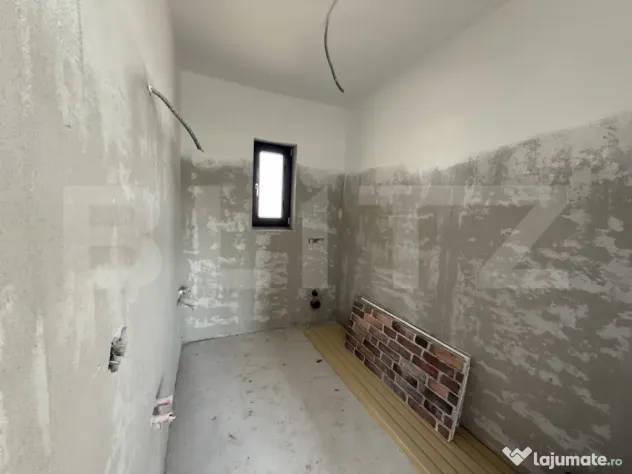 Casa cu 4 camere, 110 mp, Zona Odoreu