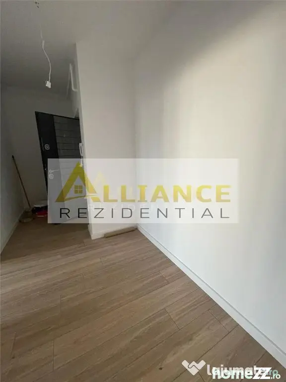 Vand apartament cu 2 camere tip studio I Metrou I 86000 !