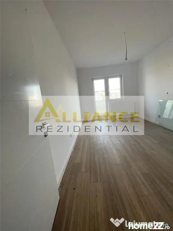 Vand apartament cu 2 camere tip studio I Metrou I 86000 !