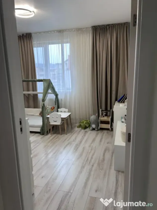 Apartament 3 CAMERE SU 43MP, ZONA CETĂȚII