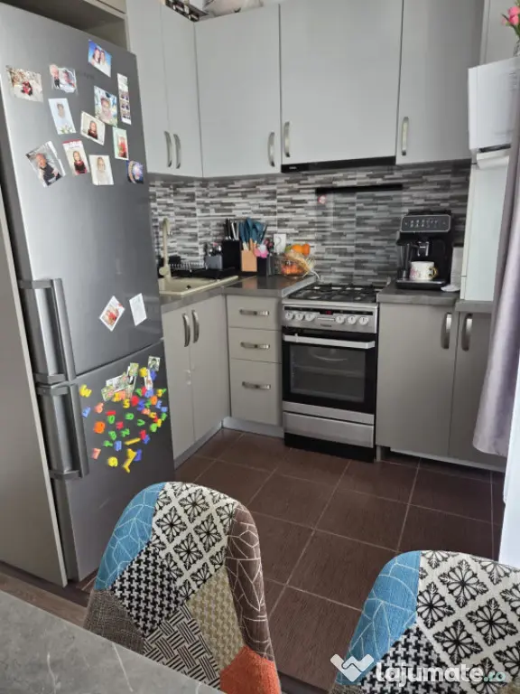 Apartament de vanzare semidecomandat ,2 camere 44mp , zona S