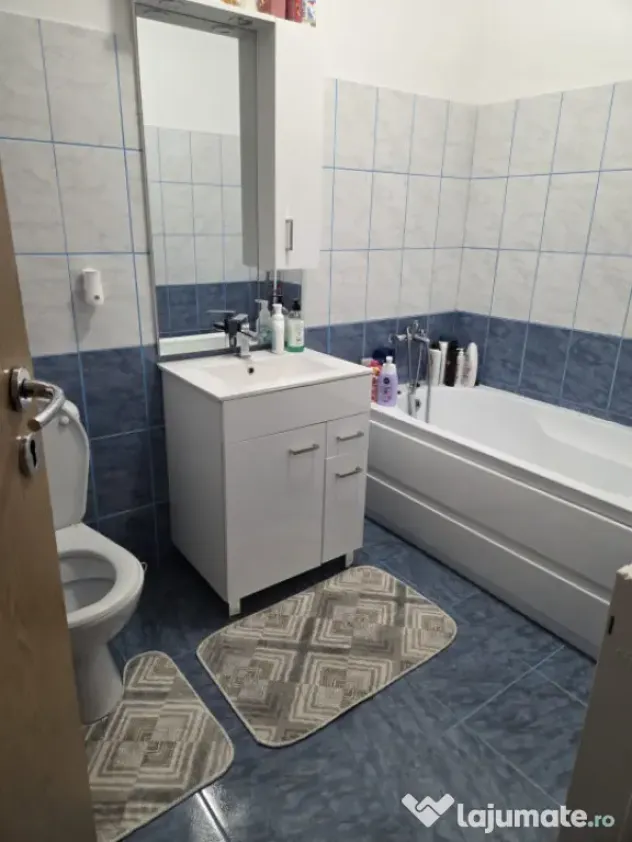 Apartament de vanzare semidecomandat ,2 camere 44mp , zona S