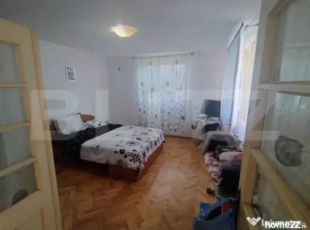 Casă Fratostita 5 camere , 1100 mp curte, deschidere 14,6 m