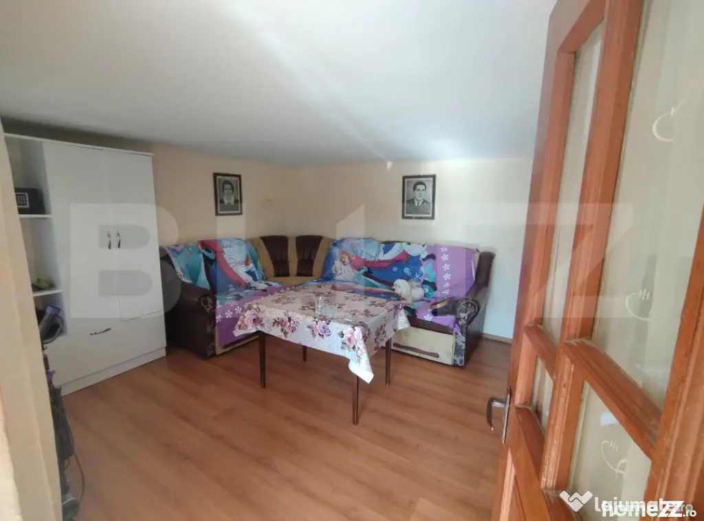 Casă Fratostita 5 camere , 1100 mp curte, deschidere 14,6 m