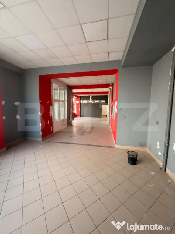 Spatiu de inchiriat , 146 mp utili, Vitrina 20 ml , zona Bur