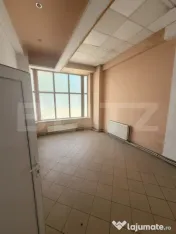 Spatiu de inchiriat , 146 mp utili, Vitrina 20 ml , zona Bur 