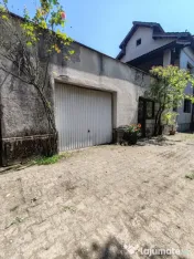Casă individuală 170 mp, curte 683 mp, 2 garaje cu ușă a 