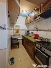 Casă individuală 170 mp, curte 683 mp, 2 garaje cu ușă a 