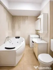 Apartament cu 3 camere, zona Girocului 