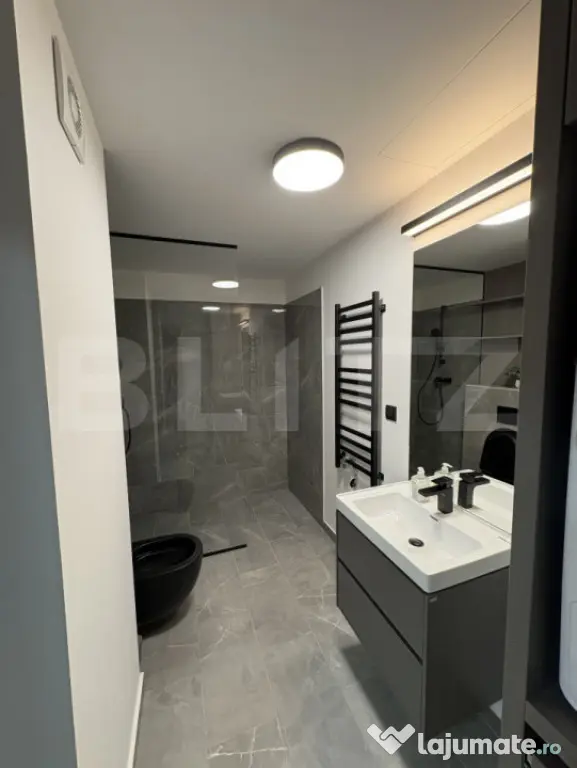 Apartament 2 camere, lux, parcare, zona Liberty