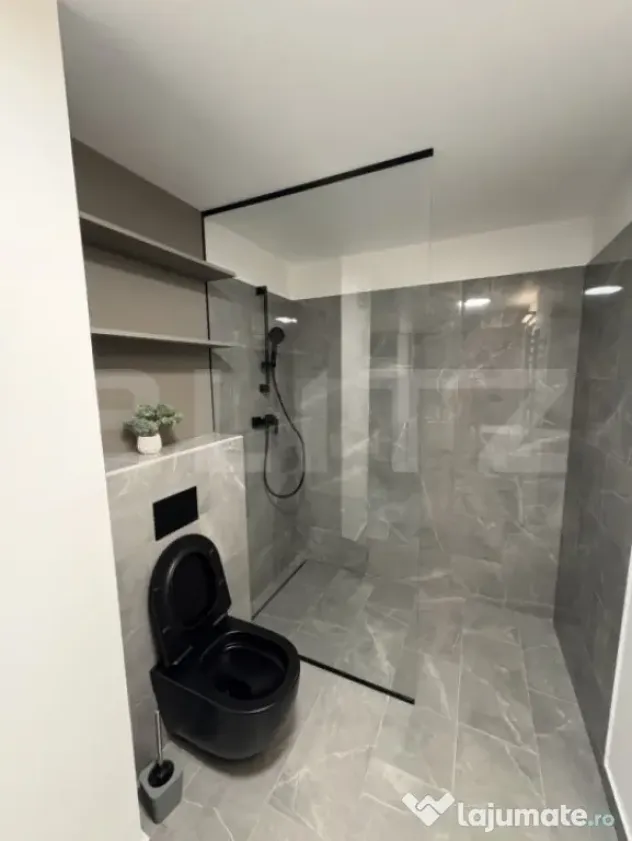 Apartament 2 camere, lux, parcare, zona Liberty