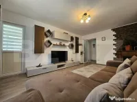 Apartament decomandat cu 3 camere, etaj 1, Micro 11,Zona Can