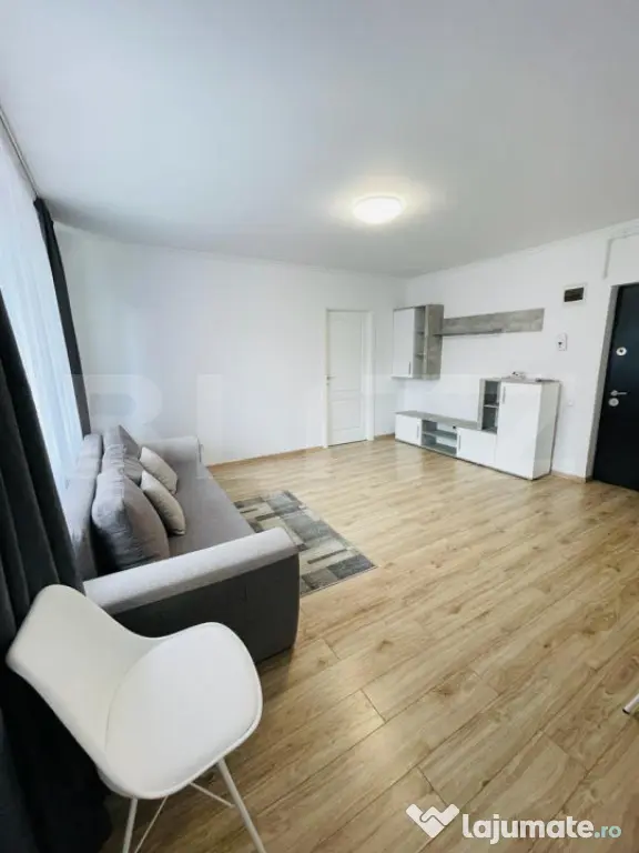 Apartament 2 camere, parcare, zona Terra