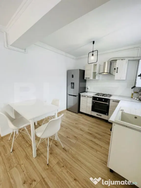 Apartament 2 camere, parcare, zona Terra