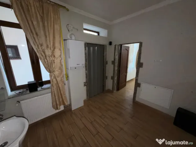 Spațiu comercial de închiriat, 170 mp, Centru