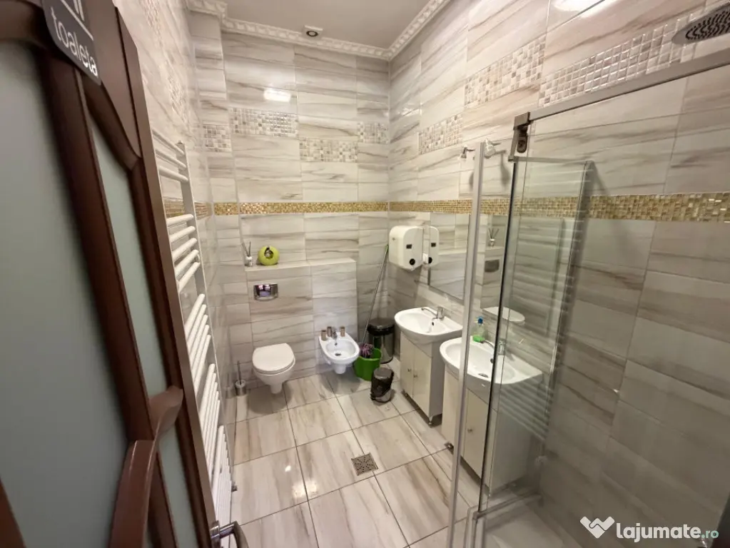 Spațiu comercial de închiriat, 170 mp, Centru