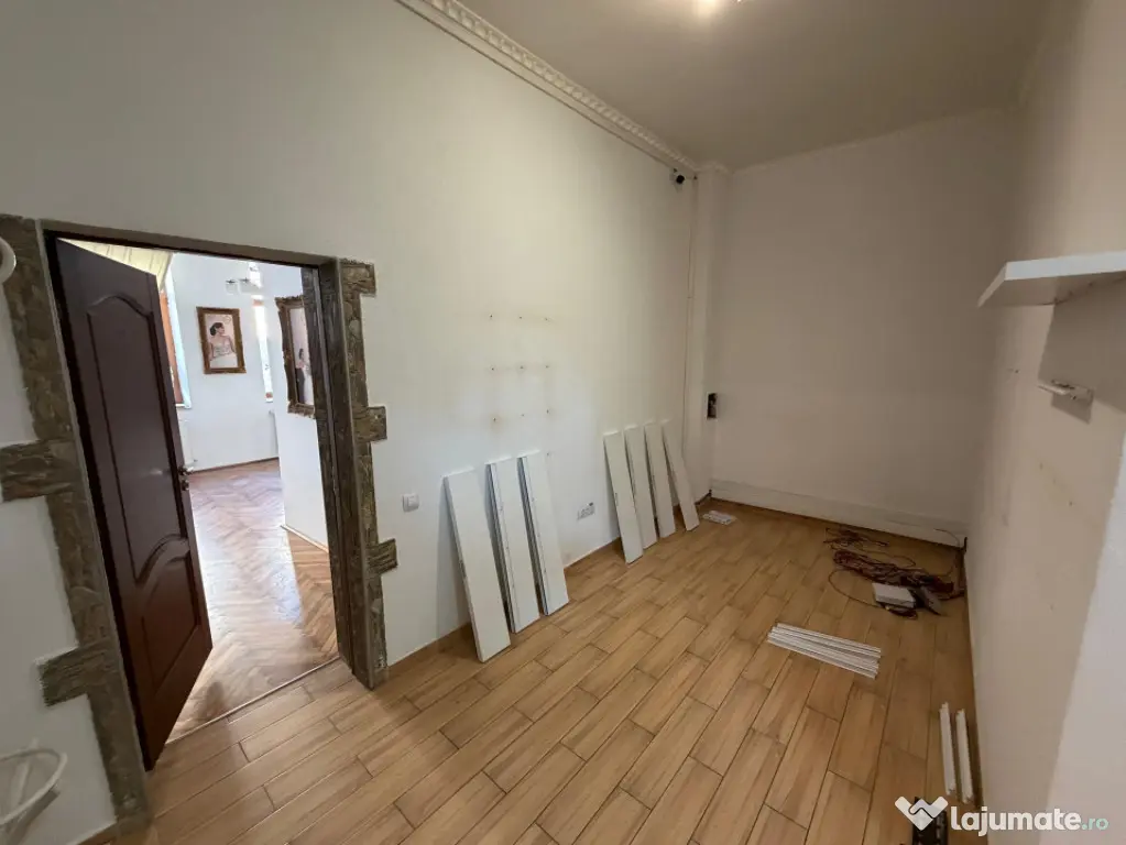 Spațiu comercial de închiriat, 170 mp, Centru