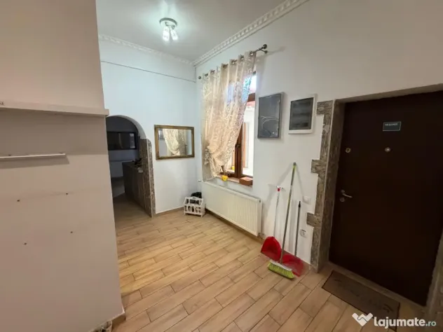 Spațiu comercial de închiriat, 170 mp, Centru
