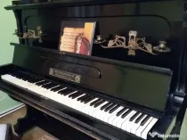 Vând pianină foarte veche Winkelmann