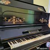 Vând pianină foarte veche Winkelmann 