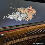 Vând pianină foarte veche Winkelmann 