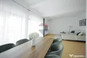 Casă modernă cu 4 camere de închiriat, în Sântandrei 