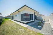 Casă modernă cu 4 camere de închiriat, în Sântandrei 