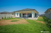 Casă modernă cu 4 camere de închiriat, în Sântandrei 