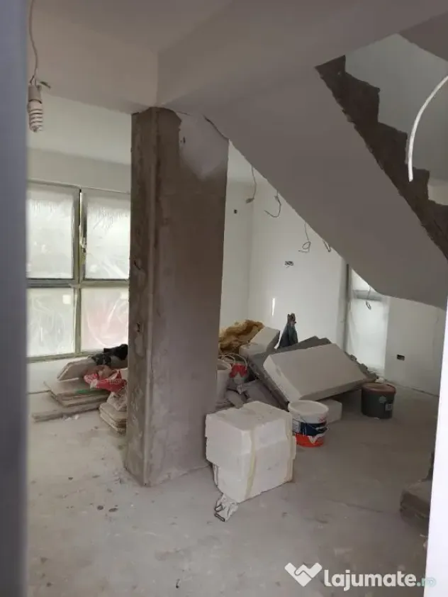 Vila ind.3cam2bai2parcari-192mp curte/25min metrou Bercen...