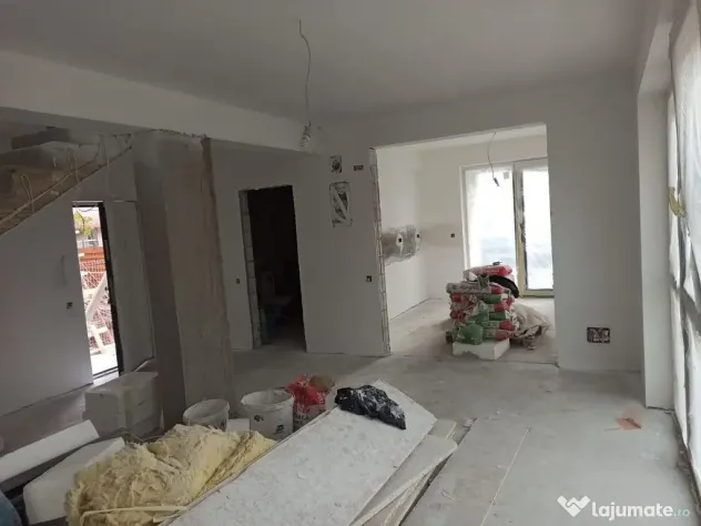 Vila ind.3cam2bai2parcari-192mp curte/25min metrou Bercen...
