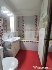 Apartament spatios 80mp cu 3 camere decomandate