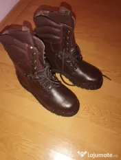 bocanci militari