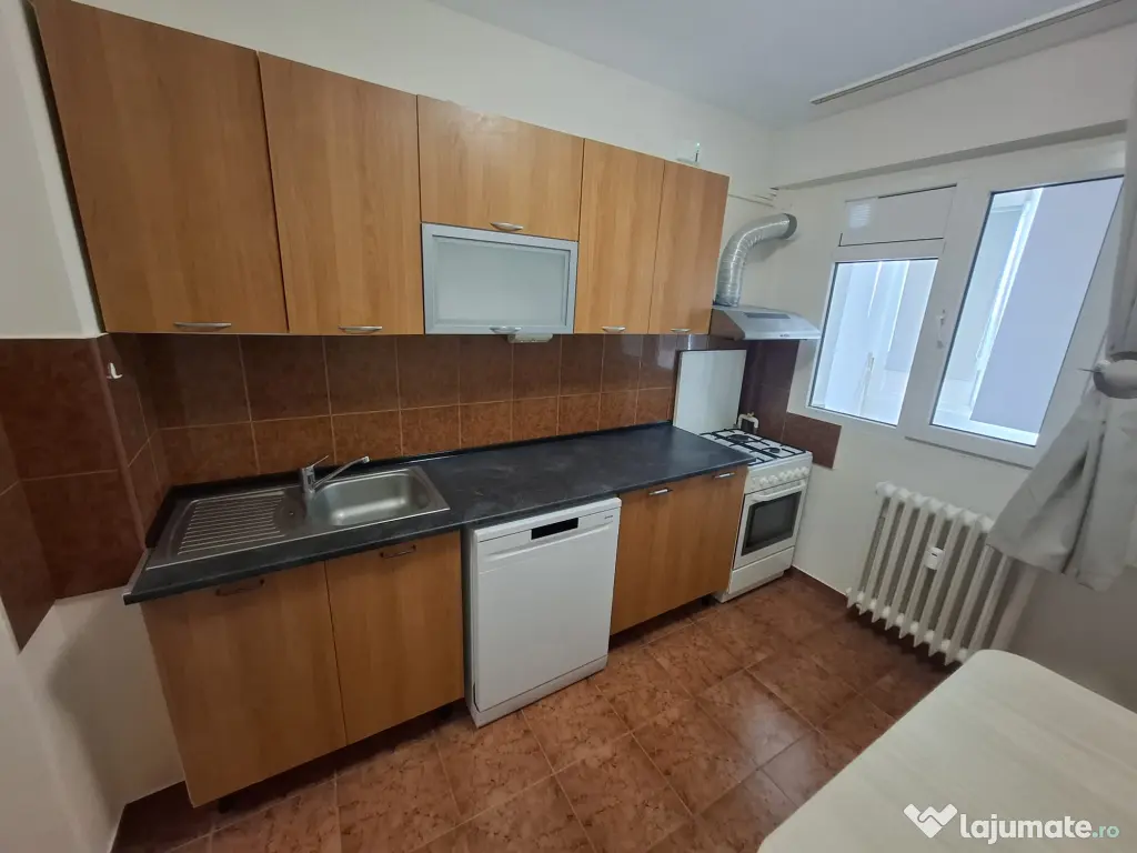 Închiriez apartament 2 camere Titan