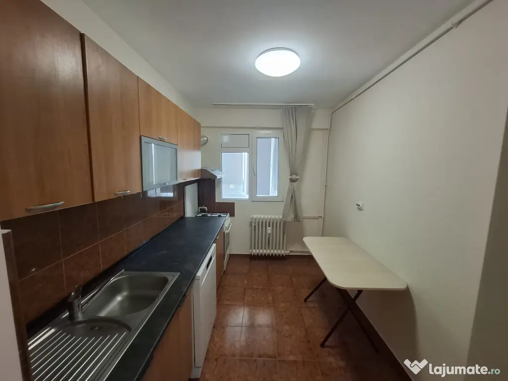 Închiriez apartament 2 camere Titan