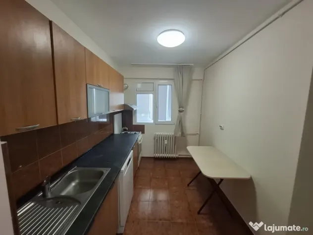 Închiriez apartament 2 camere Titan