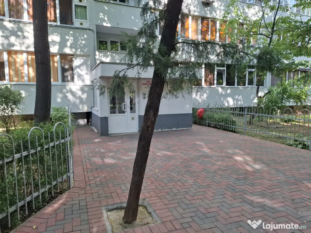 Închiriez apartament 2 camere Titan