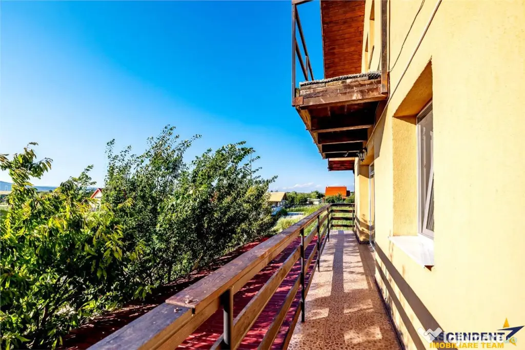 Vila luminoasa, curte individuala, priveliste panoramica spr