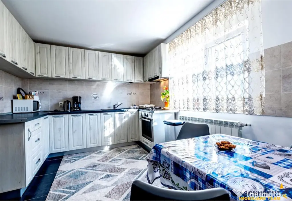 Vila luminoasa, curte individuala, priveliste panoramica spr