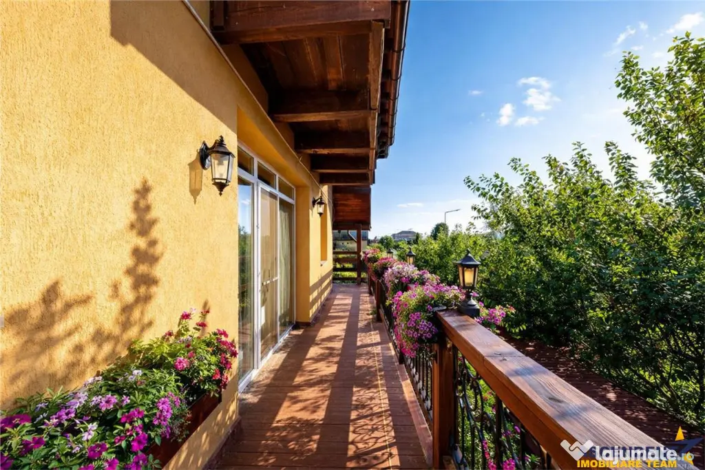 Vila luminoasa, curte individuala, priveliste panoramica spr