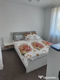 Apartament de închiriat