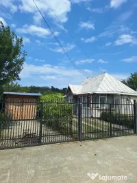 Casă bătrânească plus teren 
