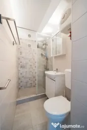 Bloc reabilitat*65 mp*etaj 2*2 balcoane*boxă proprie*Spital
