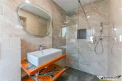 FILM 3D! Vila high tech, cu semineu, terase,jacuzzi, 151 mp