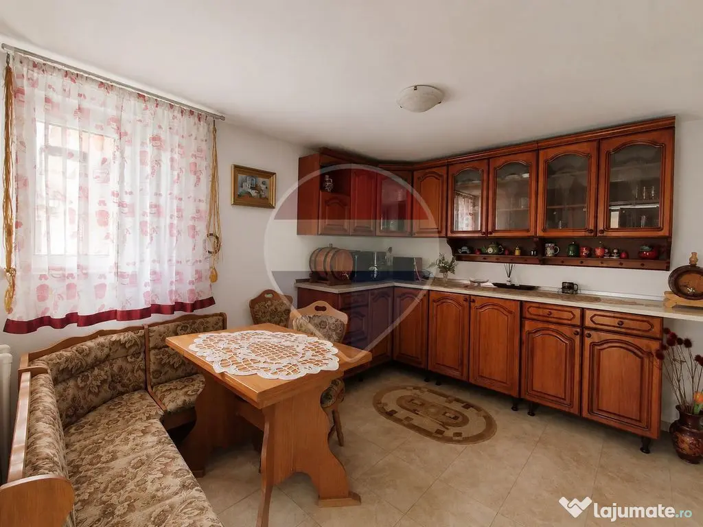 Casă de vânzare in Tărtășești / DN7, 190 mp, 5 came...