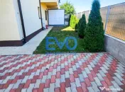 Apartament cu 3 camere, gradina, loc de parcare, zona Valea 