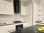 Apartament l 5 Camere l Parter l Teasa 245 mp