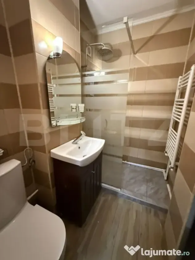 Apartament de vanzare, 2 camere decomandat, parter, Micro 13