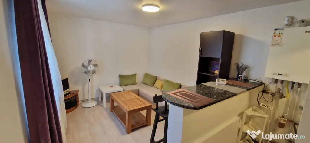 Apartament 2 camere decomandat, Parter, Curte comună, Barie