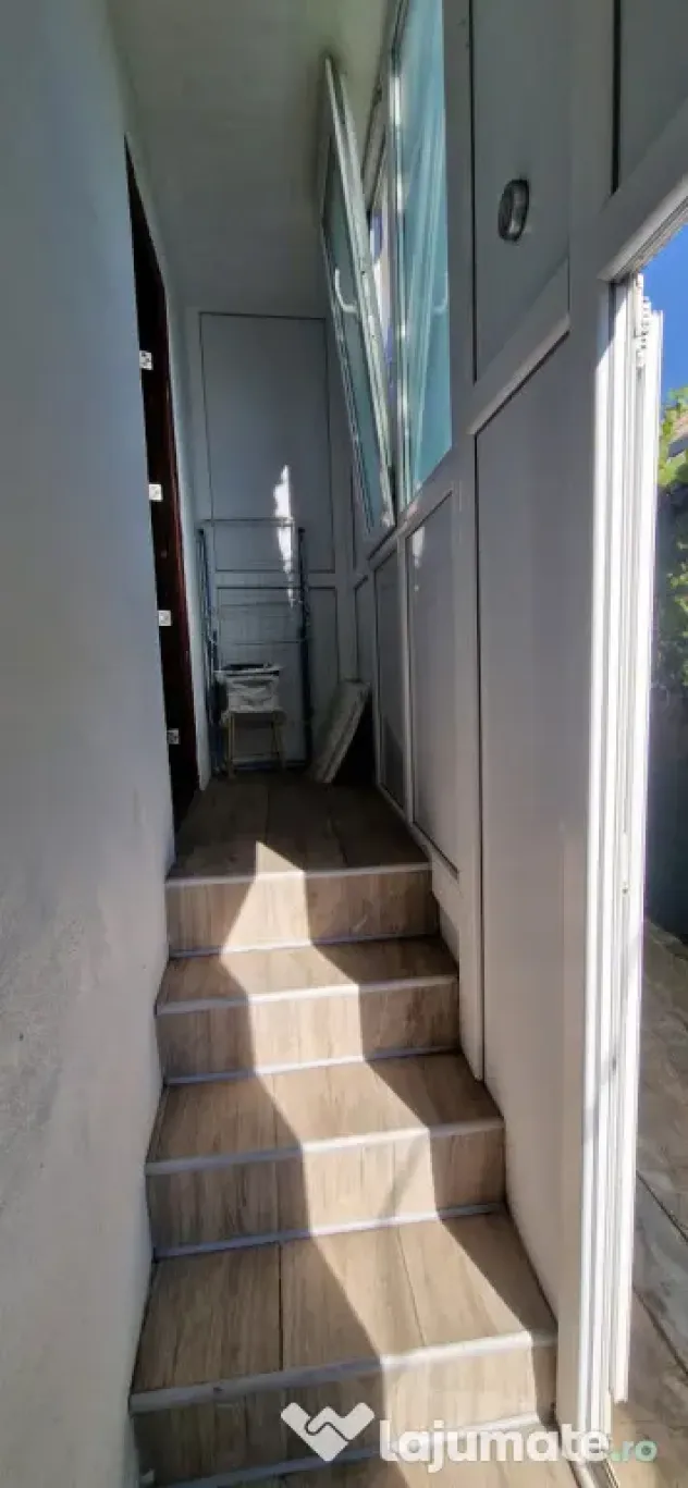 Apartament 2 camere decomandat, Parter, Curte comună, Barie