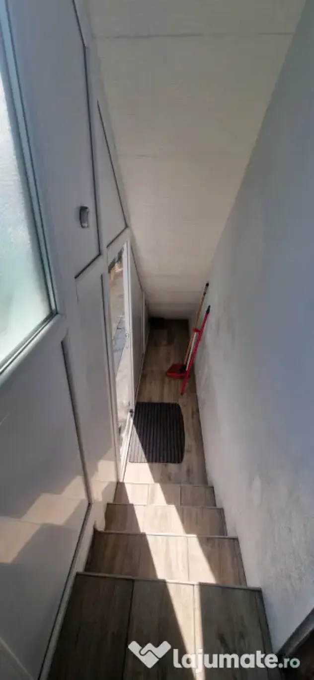 Apartament 2 camere decomandat, Parter, Curte comună, Barie